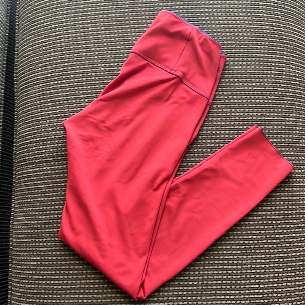 EUC Oiselle birdhug reversible legging red blue size 4